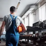 Cosa sono i saliscale elettrici e perché sono utili in azienda