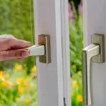 Manutenzione delle maniglie per finestre