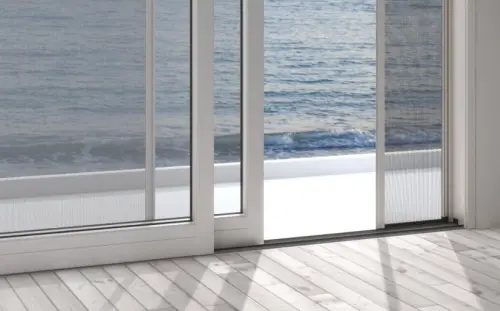 Zanzariere ed animali domestici: le soluzioni specifiche