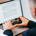 Dagli archivi cartacei ai documenti online: l’impatto della digitalizzazione delle pratiche burocratiche