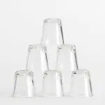 Raffinatezza, sostenibilità e attenzione al design: il packaging in vetro