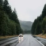 Auto senza benzina per strada: come fare?