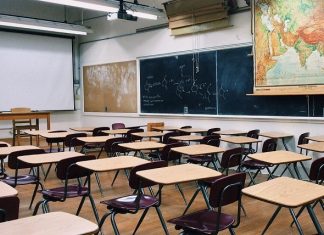 Macron vuole riaprire le scuole in Francia: qual è la situazione in Italia scuole