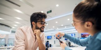 Come fare il passaggio da Vodafone a Iliad in negozio o con Simbox vodafone iliad