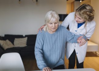 Assistenza anziani a domicilio: quali sono i vantaggi anziani