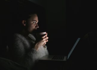 Perché di sera si ha più fame: tre spiegazioni e uno studio scientifico